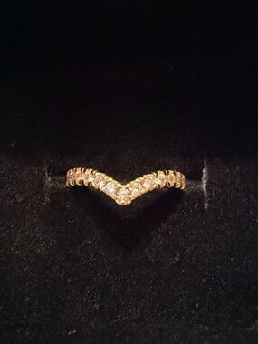 Modern Gents The Erika Yellow Gold Chevron Pavé Ring - Size 7